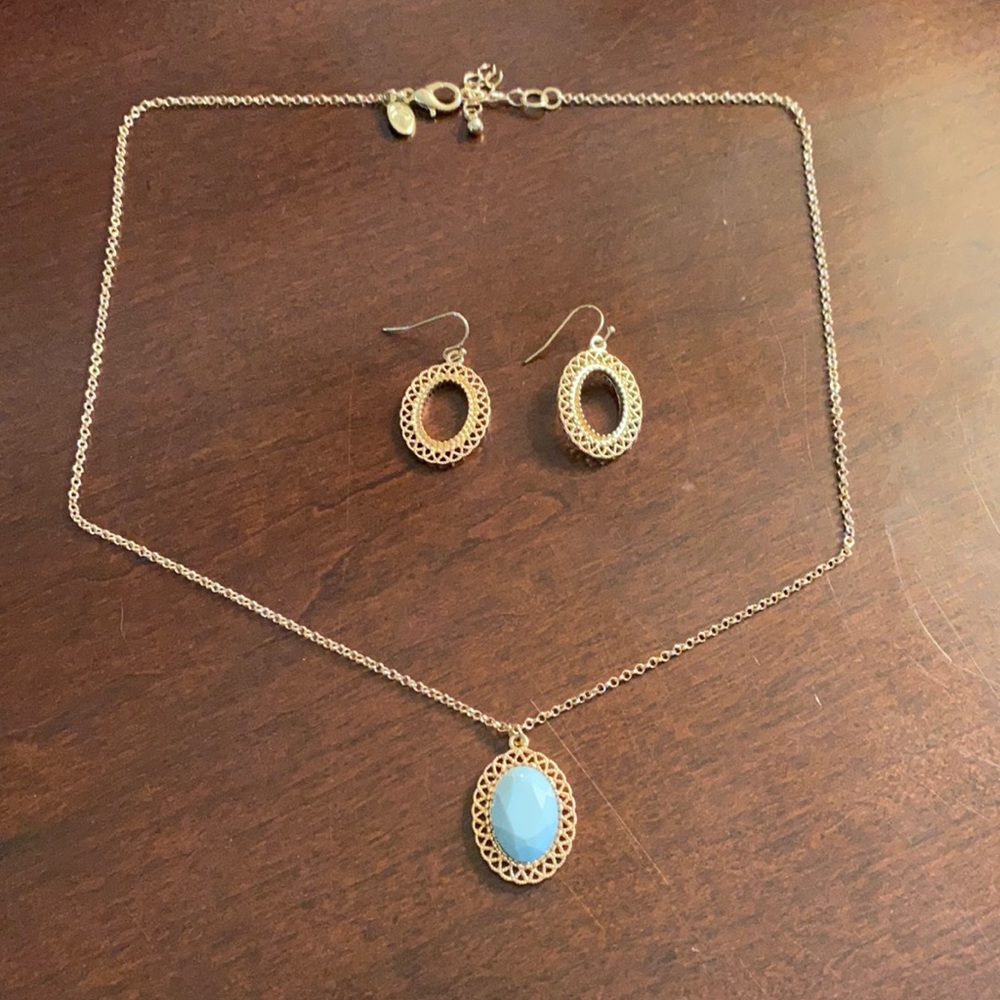 GOLD NECKLACE AND EARRING SET 🌟